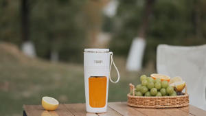 CEOOL USB Rechargeable Portable Juicer Blender 350ml with 10 Blades and Type-C Charging - Ready Stock