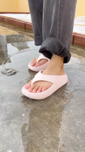 Hello Polo ลำลอง แฟชั่น รองเท้าแตะผู้หญิง ทนต่อการสึกหรอ กันลื่น รองเท้าแตะคีบลายอุ้งเท้าแมวน่ารัก ไม่มีกลิ่น HP8038