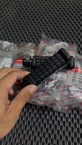 Bộ gác chân xếp phía sau - HMA Thailand - Sử dụng chung các dòng xe máy Honda.