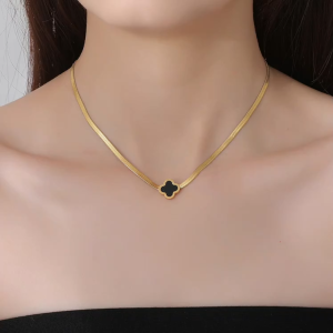 Kalung Wanita Titanium Model Bunga Hitam Rantai Gepeng/Kalung Fashion Wanita Korean Style Bahan Antikarat Anti Luntur