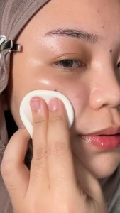 LUXCRIME Blur & Cover Two Way Cake Silk Glow - Bedak Foundation Padat High Coverage Untuk Kulit Halus Tanpa Pori Bebas