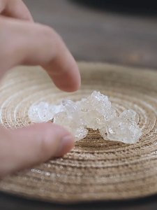 ยางไม้雪燕 黄 นกนางแอ่นหิมะคุณภาพสูง ไม่มีสิ่งสกปรก คอลลาเจนจากพืช