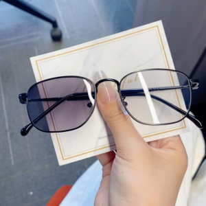 Fashion Photochromic Eyeglasses for Men and Women Plain Glasses Rose Gold Black Metal Frame Eyewear