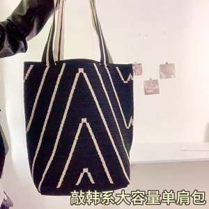 💛New 💛กระเป๋าถือกระเป๋าสะพายไหล่มาใหม่กระเป๋าสะพายข้างผู้หญิง ผ้าหนา หรูหรา ทนทานต่อการใช้งาน