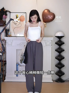 เสื้อสายเดี่ยวสีพื้น มีบราในตัว ผ้านิ่มๆ ผ้ายืดใส่สบาย ผู้หญิง