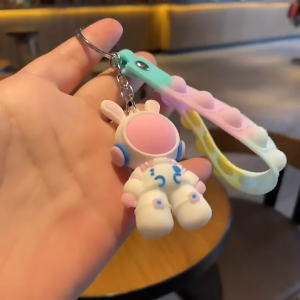 Gantungan Kunci Astronot Pop it Ganci Motor Mobil Keychain Unik Bentuk astronaut Gantungan Tas Sekolah Anak Aksesoris