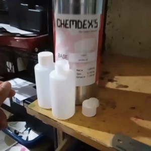 BIBIT BIANG PARFUM CHEMDEX wangi searah dunhil blue (isi 100ml) MURNI AROMA SEARAH dunhil blue PRODUK CHEMDEX REPACK 100 ML LABOR TANPA CAMPURAN ALKOHOL DAN LAINYA GARANSI UANG KEMBALI AROMA SEARAH dunhil blue SILAHKAN DIKEMBALIKAN JIKA PARFUM TIDAK MURNI