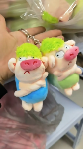 🔥🐷พร้อมส่ง🐷🔥พวงกุญแจ จี้ตุ๊กตาหมูโกรธ Hot Pig น่ารัก ขนนุ่มนิ่ม สีเขียว สําหรับห้อยกระเป๋า กุญแจ