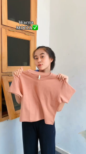 Kaos Crop Wanita Lengan Pendek Bahan Cotton Combed 30S