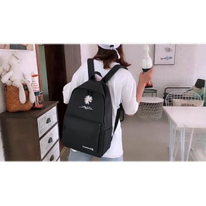 Psion สินค้าใหม่ กระเป๋าสะพายทรงนักเรียน งานดอกเดซี่น่ารักมากๆ มีให้เลือก 5 สีเลยนะ ทรงดีสีสวย วัสดุที่ใช้มีคุณภาพ สั่งเลยราคาย่อมเยาสุดๆ