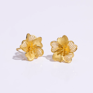 Chow Sang Sang 周生生 Cultural Blessings Blossom 999.9 Floral Pure Gold Earrings 95305E