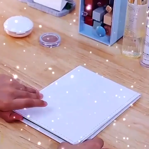 กระจกแต่งหน้าตั้งโต๊ะ พับได้ ขนาดเล็ก แบบพกพาสดวก กระจกแต่งหน้า  HD