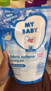 My Baby Pelembut Pelicin Pakaian Bayi 700 ML MYBABY Softener & Ironing Aid Blue 700ML