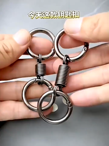 TOP CLASS 1 ชิ้น สปริงคอยล์คู่ - ตะขอปีนเขา พวงกุญแจรถ - ผู้ชาย - พวงกุญแจหัวเข็มขัดคาราบิเนอร์ - โลหะ - เครื่องประดับแขวน DIY - อุปกรณ์พวงกุญแจ NO.3484