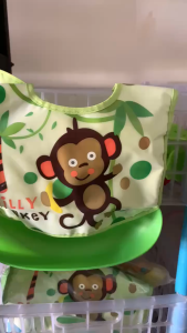 COD / Celemek Bayi Silikon Slabber Bayi WaterProff Anti Kotor Alas Makan Bayi Apron Bayi Celemek Makan
