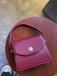 Baggie (Ready Stock) Women Retro Style Vintage Bag Niche Design Crossbody Bags Elegant Fashion Shoulder Bag Handbag
