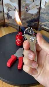 HCM Bật Lửa Xài Gas Hình Cây Mỏ Lết Độc Lạ