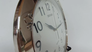 Jam Dinding Murah Bulat Kamar Kantor Ruang Tamu Perak Emas Silver Chrome Gold  Diameter 26cm Dekko