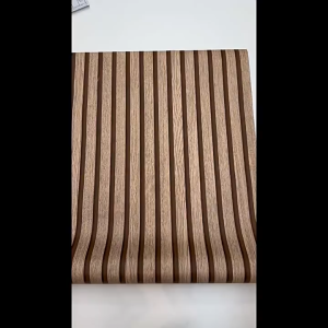 Wallpaper Dinding Aesthetic Ruang Tamu Motif Panel Kayu Serat