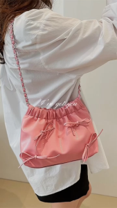 Qv SHOP ￼กระเป๋าผู้หญิงสะพายข้างได้หนังนิ่ม น่ารักมาก-EP9018 มีสีสีให้ลูกค้าเลือกได้