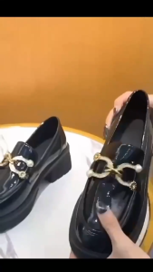 2024 new patent leather comfortable thick bottom round head womens light black leather shoes