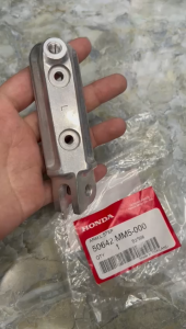 Gác chân trước nhôm zin hãng xe Winner X và giá chưa bao gồm ốc gắn (Ver 2 và Ver3)