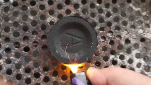 100 pcs Crown Hookah Charcoal Arabic Fruit Wood Quick Burning Charcoal Disposable Barbecue Box With Smokeless Carbon To Ignite Carbon水烟木炭 香熏碳 BBQ木炭