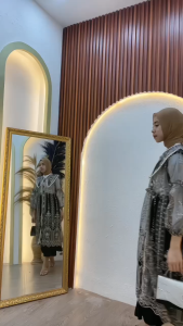 Outer Brukat Bordir Kondangan: Desain Klasik untuk Pesta Wanita