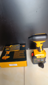 Máy thổi phản lực sử dụng chân pin phổ thông STARKER Đức chuyên dụng vệ sinh ô tô nhà cửa