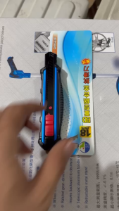 Dao rọc giấy cao cấp thân nhôm lưỡi 18mm BC0061 BUDDY