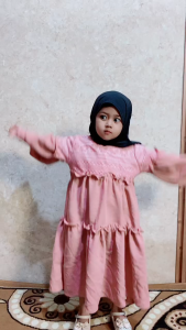 Desain Gaun Anak Muslimah: Pilihan Gamis Anak Perempuan Usia 1-8 Tahun