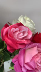 ดอกไม้ปลอม ดอกกุหลาบหยดน้ํา เสมือนจริง (มีบริการเก็บเงินปลายทาง)