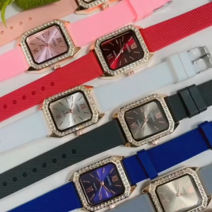 Jam Tangan Wanita Kualitas Quartz Strap Rubber Karet Profesional Persegi Mewah Fashion Terbaru