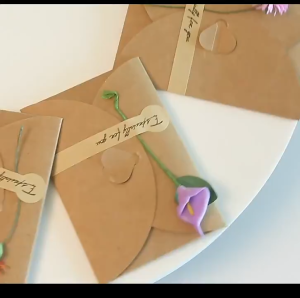Kraft Paper Dried Flower Greeting Card Creative Retro Kraft Paper DIY Dried Flower Greeting Card Birthday Tanabata Teachers Day Christmas Greeting Card All Occasion Dried Flower Pressed Kraft Thank You Card Handmade Invitation Card with Envelopes