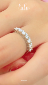 Lulu Moissanite Jewelry - Perhiasan Wanita Cincin Listring Berlian Moissanite Lapis Emas 18K - Delvina 7 Stone Moissanite Listring Ring 07 CT