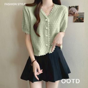 QXshop นิวคอลเลคชั่นพร้อมส่ง เสื้อแฟชั่นผู้หญิงงานเกาหลี งานสวย ทรงน่ารัก เนื้อผ้าดี ดีเทลแต่งขอบลูกไม้ให้ลุคดูหวานไม่ไหว สายลูกคุณหนูหลานคุณนายห้ามพลาด ความแกรมพร้อมส่งถึง 4 สี ใครยังไม่มีรีบจัดเลย