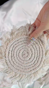 พร็อพถ่ายรูป พรอพถ่ายรูปเล็บ ถ่ายรูปเล็บให้ดูโดดเด่น ผ้าสาน สานทรงกลม ผ้าถักวางกลม