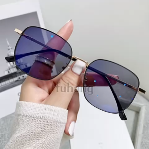 Kacamata Photocromik Minus 6639: Model Kotak yang Cocok Untuk Pria dan Wanita