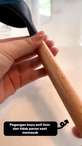 Spatula Silicone Utensil Gagang Kayu Tahan Panas Utensile Sutil Silikon