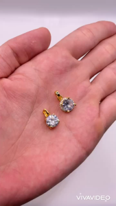 Mặt dây chuyền đính đá nhỏ gọn sang trọng Mặt charm vòng cổ đính đá màu vàng 18k Trangsucmoiluatuoi.RIN