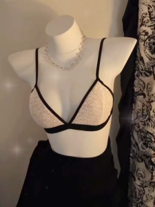 CS ชุดชั้นในสามเหลี่ยมหน้าอกเล็กชุดชั้นในไร้กรอบชุดชั้นในบางเฉียบชุดชั้นในสาวสวยหลัง Bra ny091 ผู้หญิง Women รองเท้าผู้หญิง เสื้อกันหนาว เสื้อใน