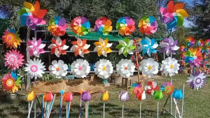 กังหันลมพลาสติก 7 สี เส้นผ่านศูนย์กลาง 42 เซนติเมตร กังหันลมเรียกทรัพย์ กังหันลม