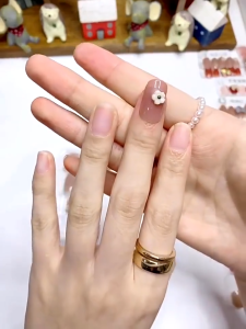 Kuku Palsu 3D: Kunci Pernikahan Anda