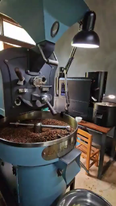 กาแฟสันเจริญ เมล็ดกาแฟคั่วเข้ม Dark Roast Arabica 100% รุ่น Esyenn Roast