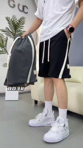 กางเกงขาสั้นลำลองอเนกประสงค์ผู้ชายฤดูร้อนกีฬากางเกงห้าจุด 2024 ฤดูร้อนใหม่กางเกงแฟชั่นบุรุษบาง