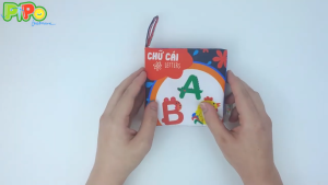 Sách Vải Sơ Sinh Kích Thích Thị Giác 12x12cm Chủ Đề Chữ Cái