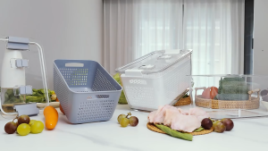 SHIMOYAMA Kotak Kontainer Makanan Kulkas Organizer Drainer with Lid 1.7L - RFS49
