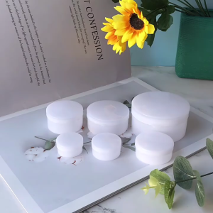 50pcs 10g Empty Plastic Cosmetic Jars Cosmetic Dispenser Jars Eyeshadow Makeup Face Cream Container