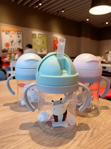 Botol Minum Anak Sekolah Karakter 2 Pegangan Plus Tali Panjang Tutup Sedotan BPA FREE