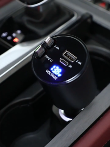 Pengisi Daya Mobil USB Type-C & Kabel Pengisian Daya Empat Port